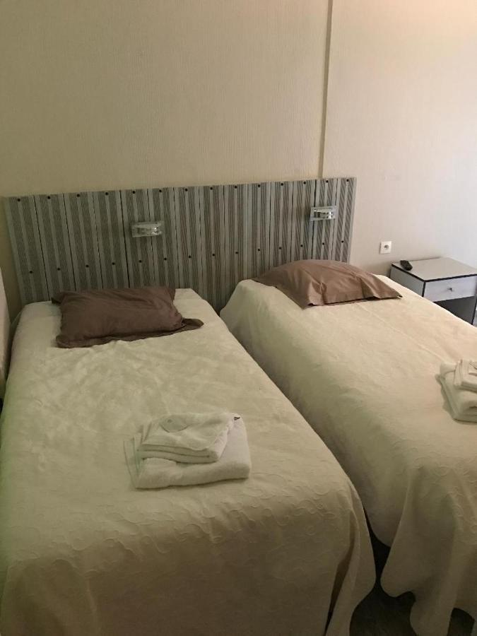 Hotel Du Viaduc Le Vigeant エクステリア 写真